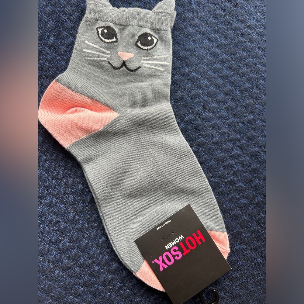 Hot Sox Women's Gray and Pink Cat Socks